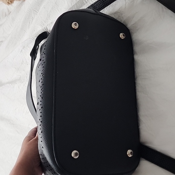 Black crossbody bucket bag with top handle - Picture 6 of 6